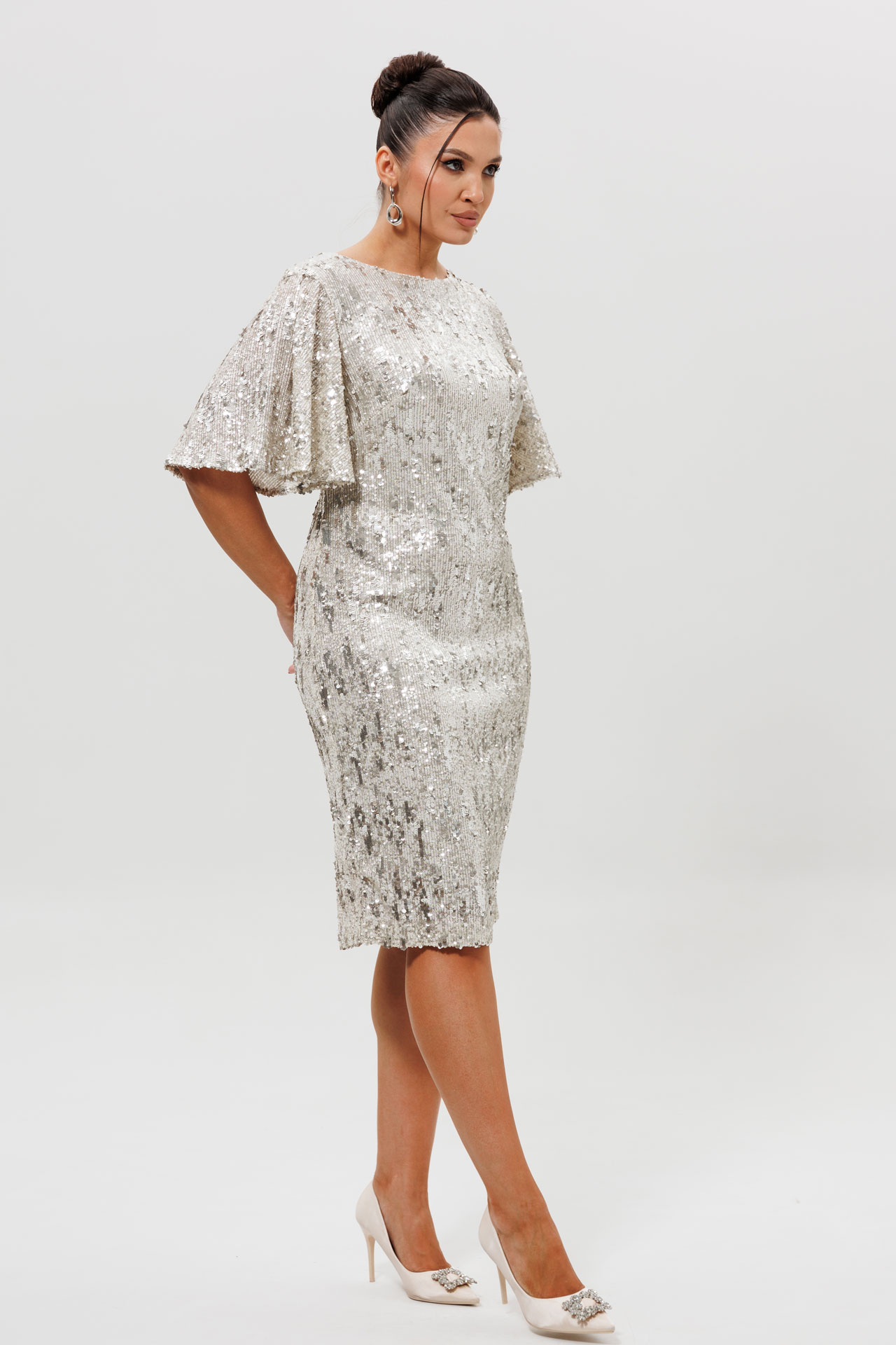 Платье серебристое с пайетками и рукавами-крылышками арт. 1037/1
