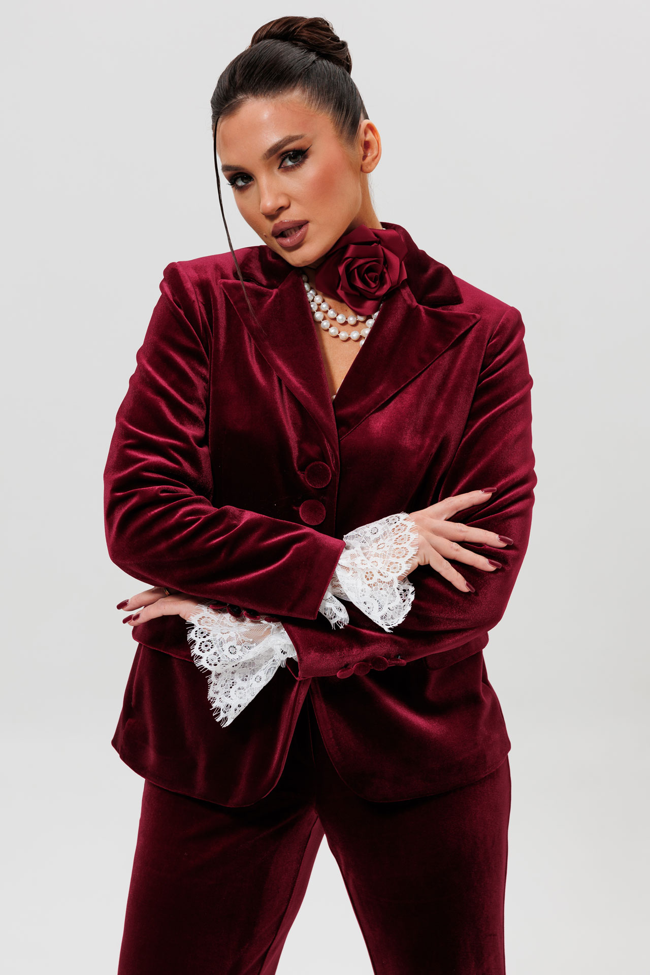 Костюм бордовый бархатный с манжетами и брюками арт. 1169/1м