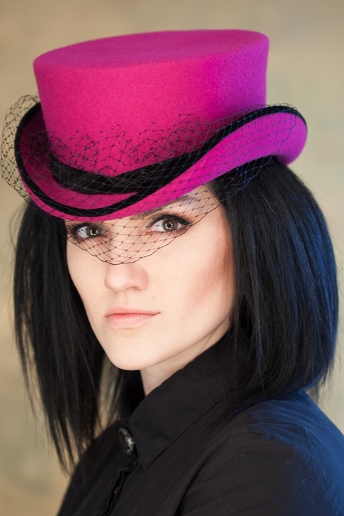 Розовая шляпа цвета фуксия Малиновый цилиндр