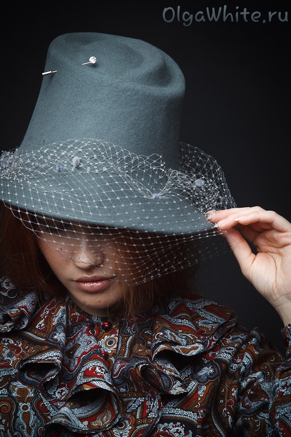 Серая фетровая женская шляпа с опущенными полями "Бутон"
