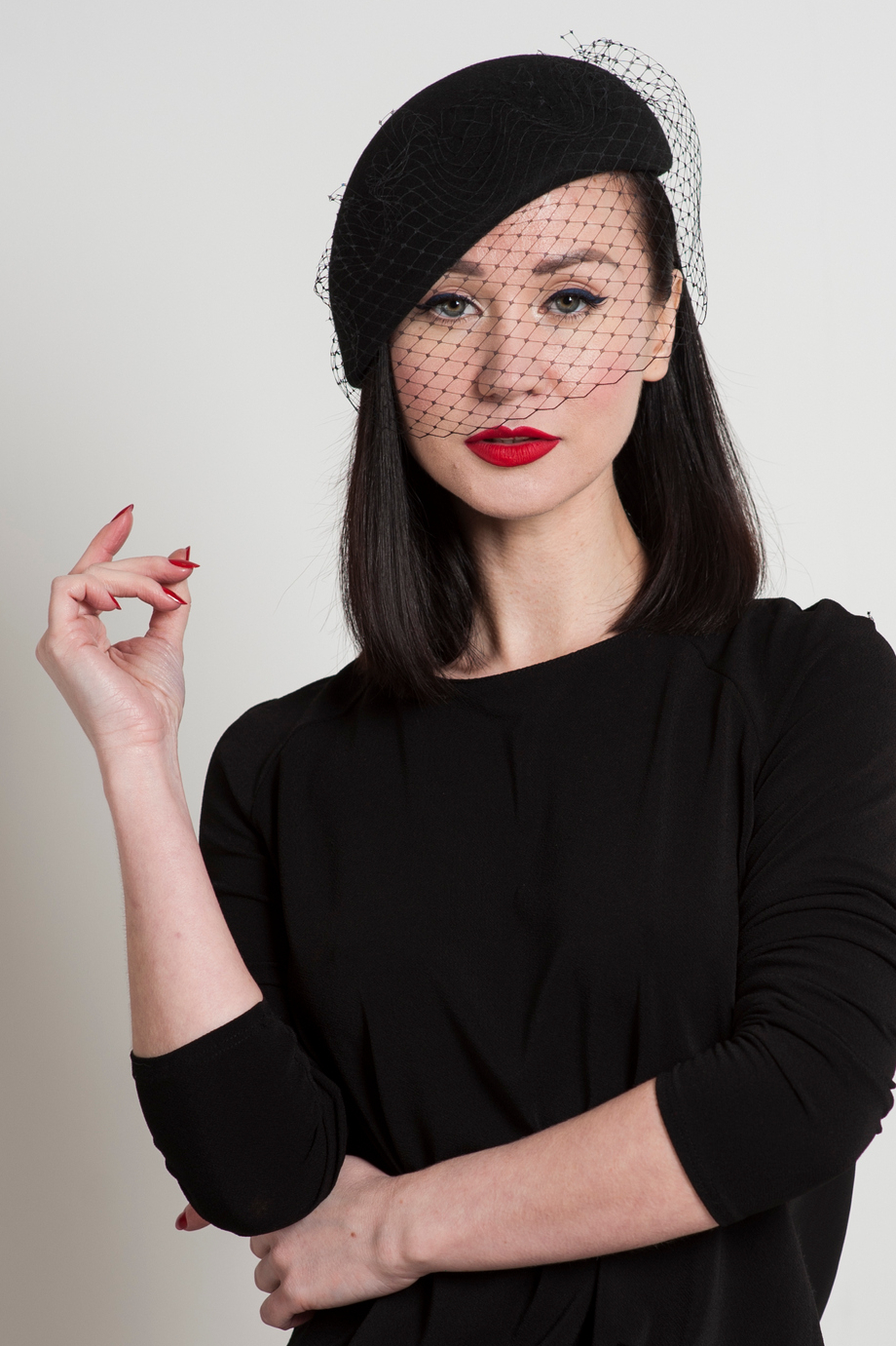 Черная фетровая женская шляпа берет с вуалью