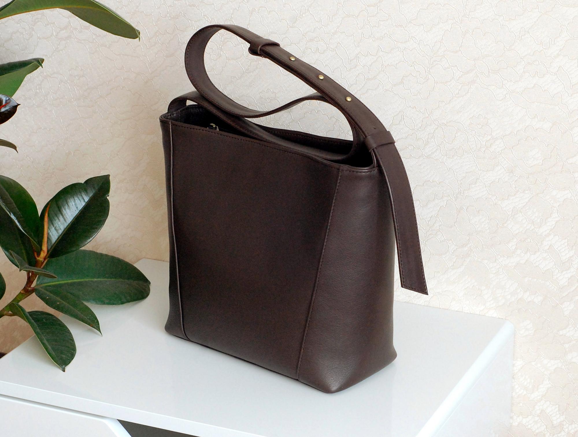 Сумка с широким ремнем