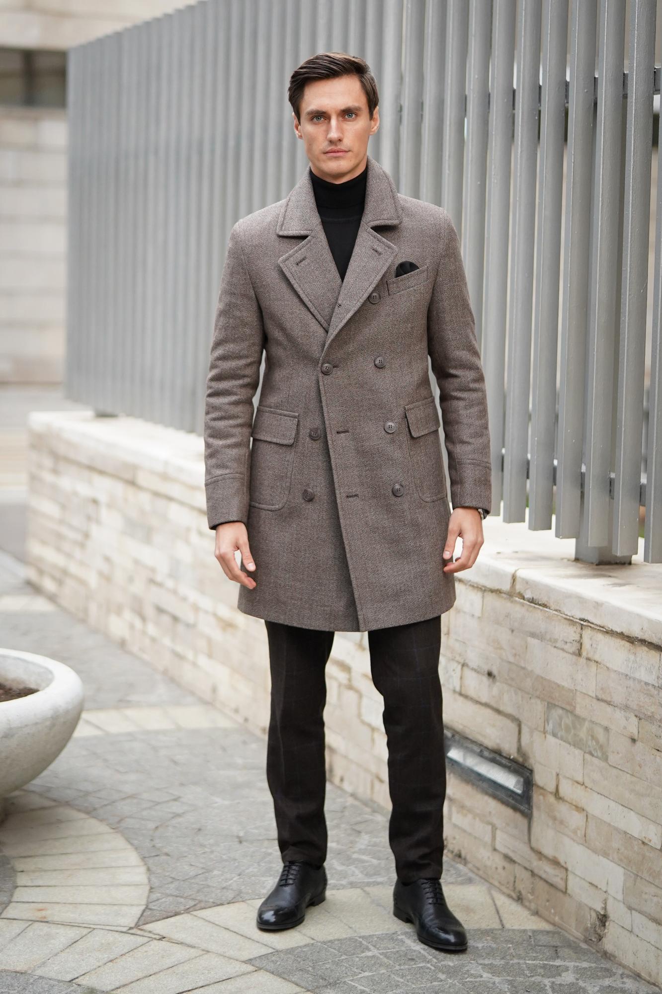 Утеплённое демисезонно-зимнее пальто из 100% шерсти