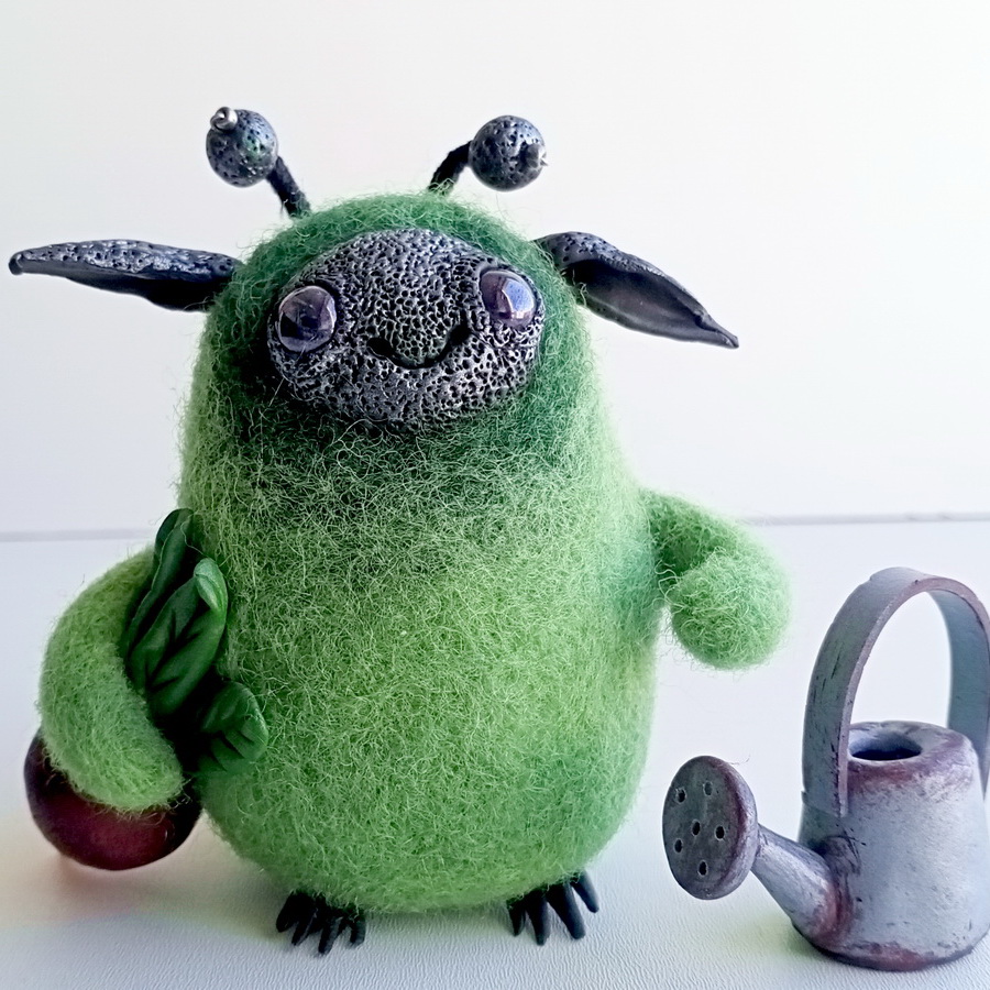 LITTLE GARDEN HELPER