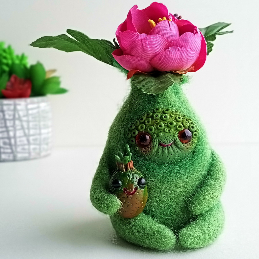 WHIMSICAL  WOOLEN FLOWER