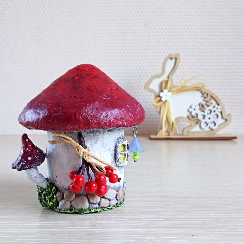 MUSHROOM TINY HOUSE