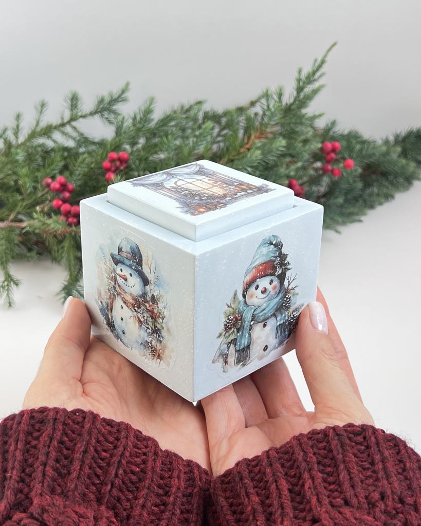 Свеча Снеговичок