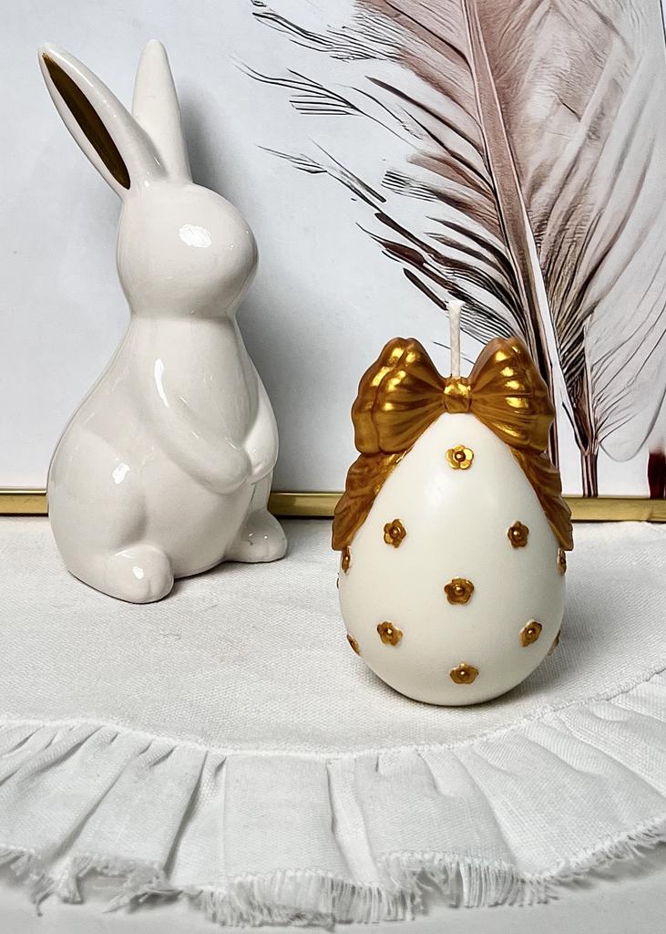 Свеча Яйцо с золотым бантом и цветами