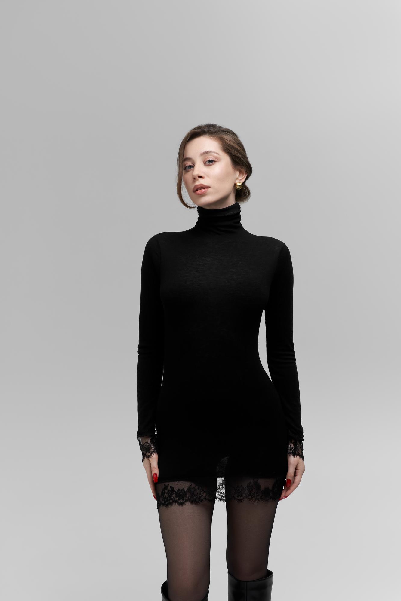 Платье водолазка с кружевом SOLD OUT