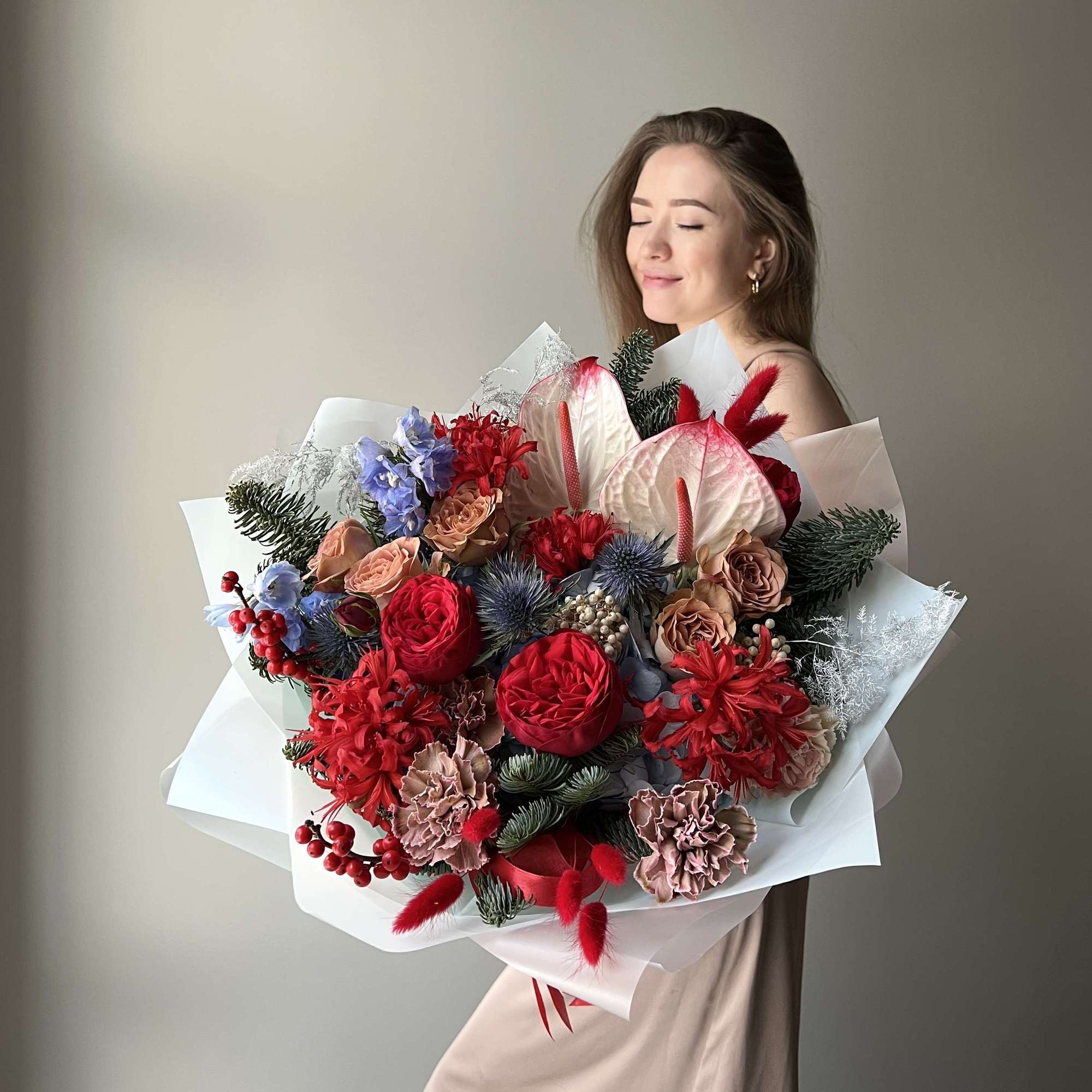 Авторский букет "Снегири" круглый