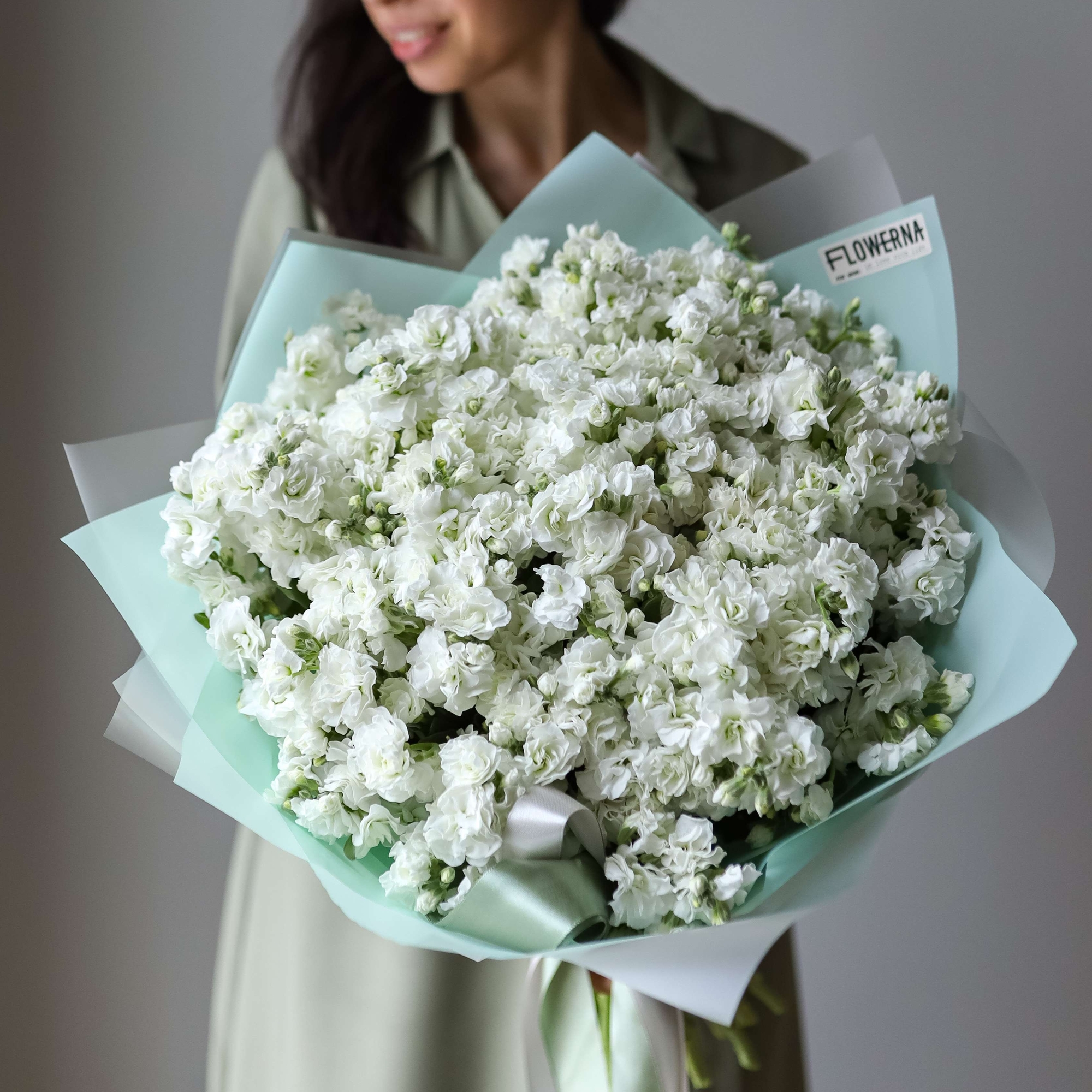 Белая кустовая маттиола