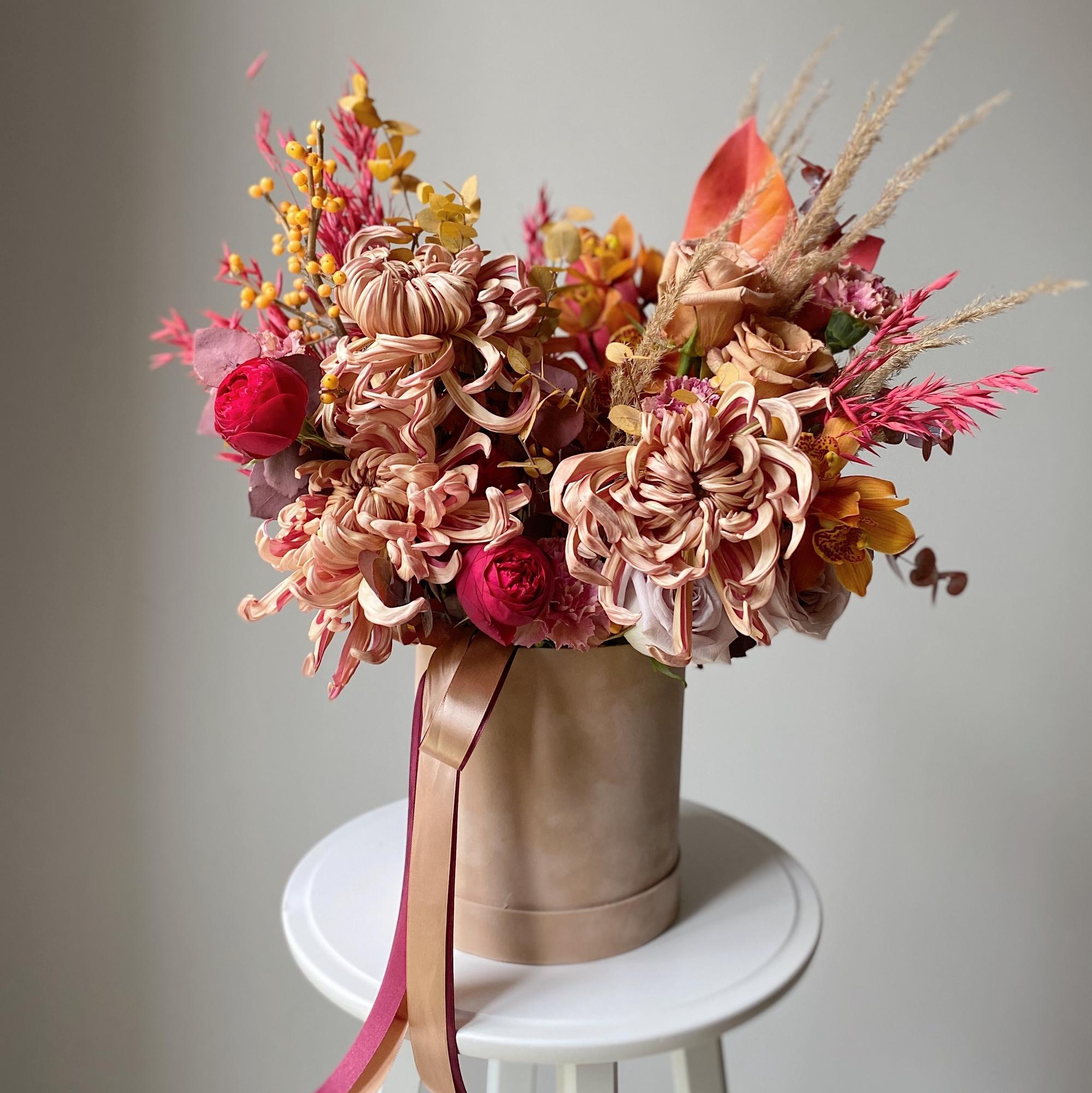 Шляпная коробка "Муза Гогена"