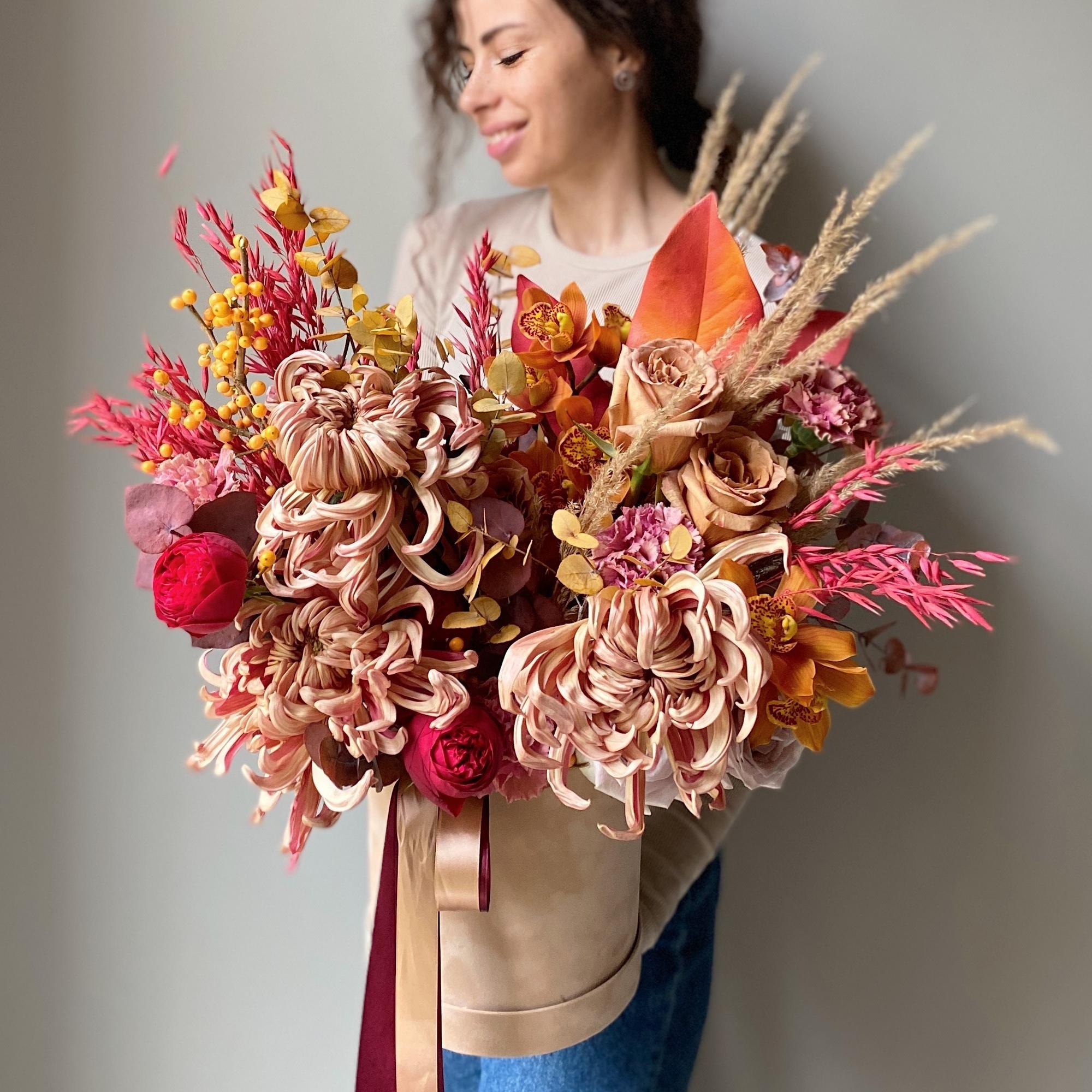 Шляпная коробка "Муза Гогена"