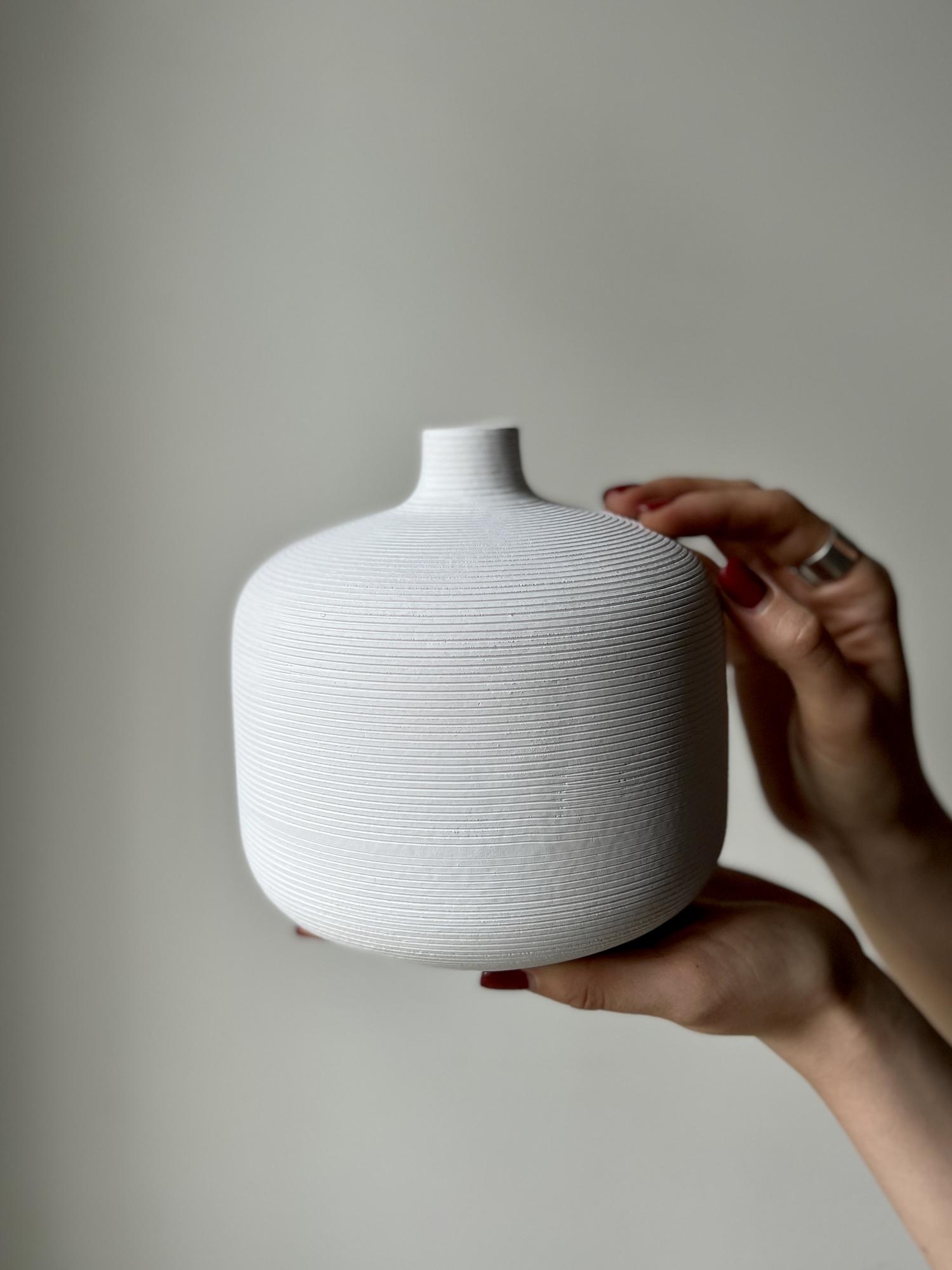 Ваза с узким горлом v.44