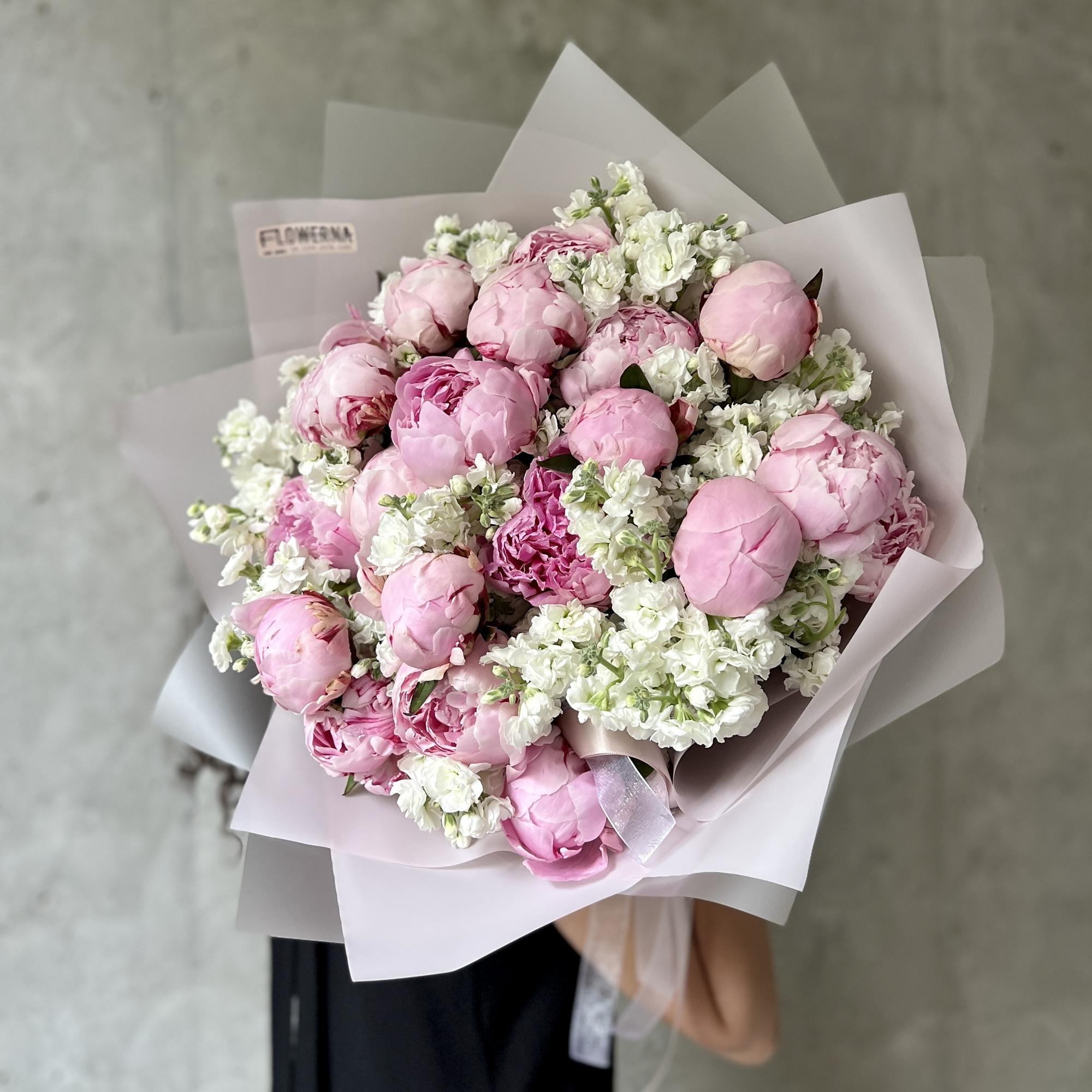 Дуо-букет пионы Сара Бернар и маттиола