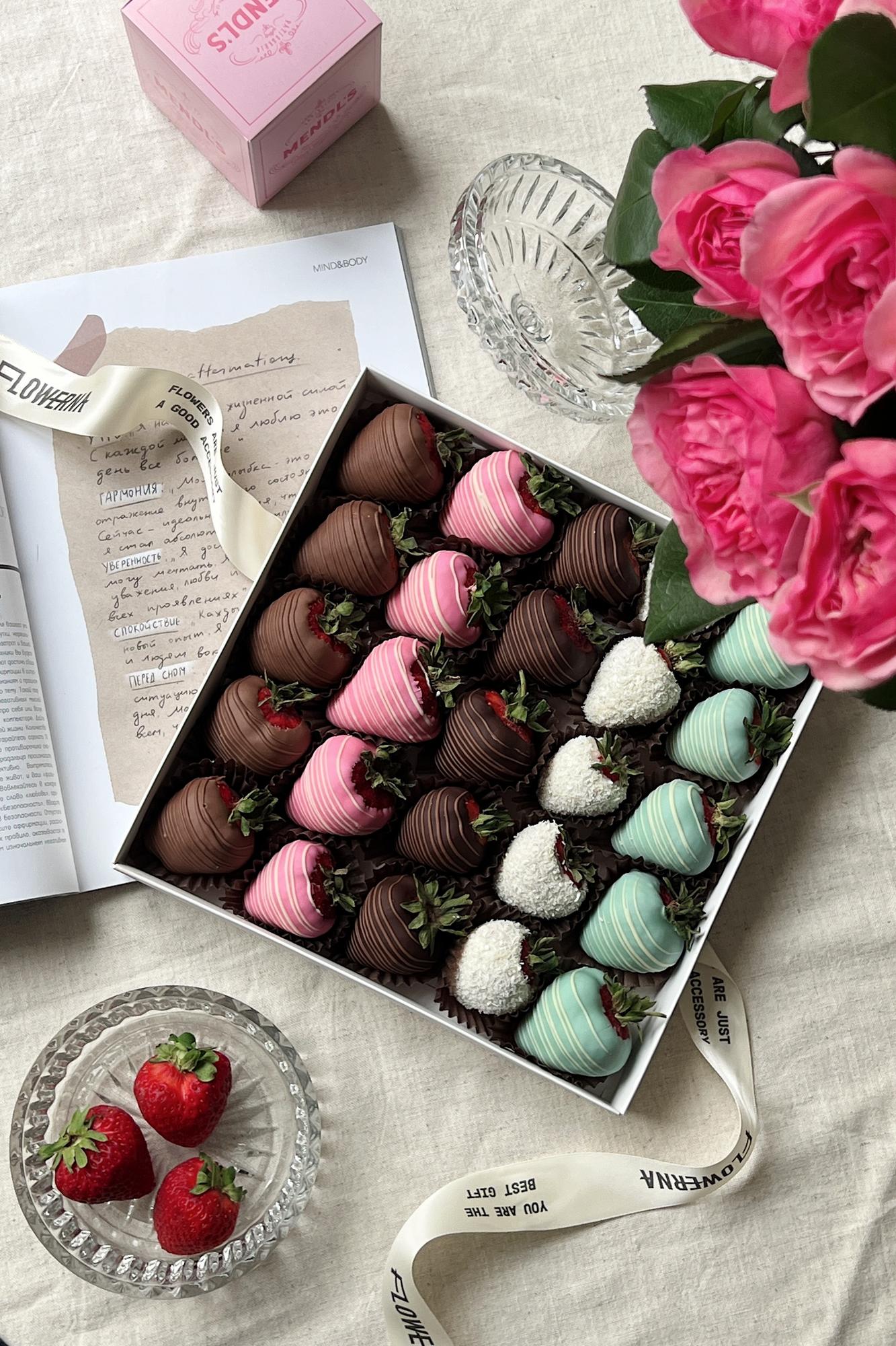 Клубника в шоколаде "Пять видов шоколада"