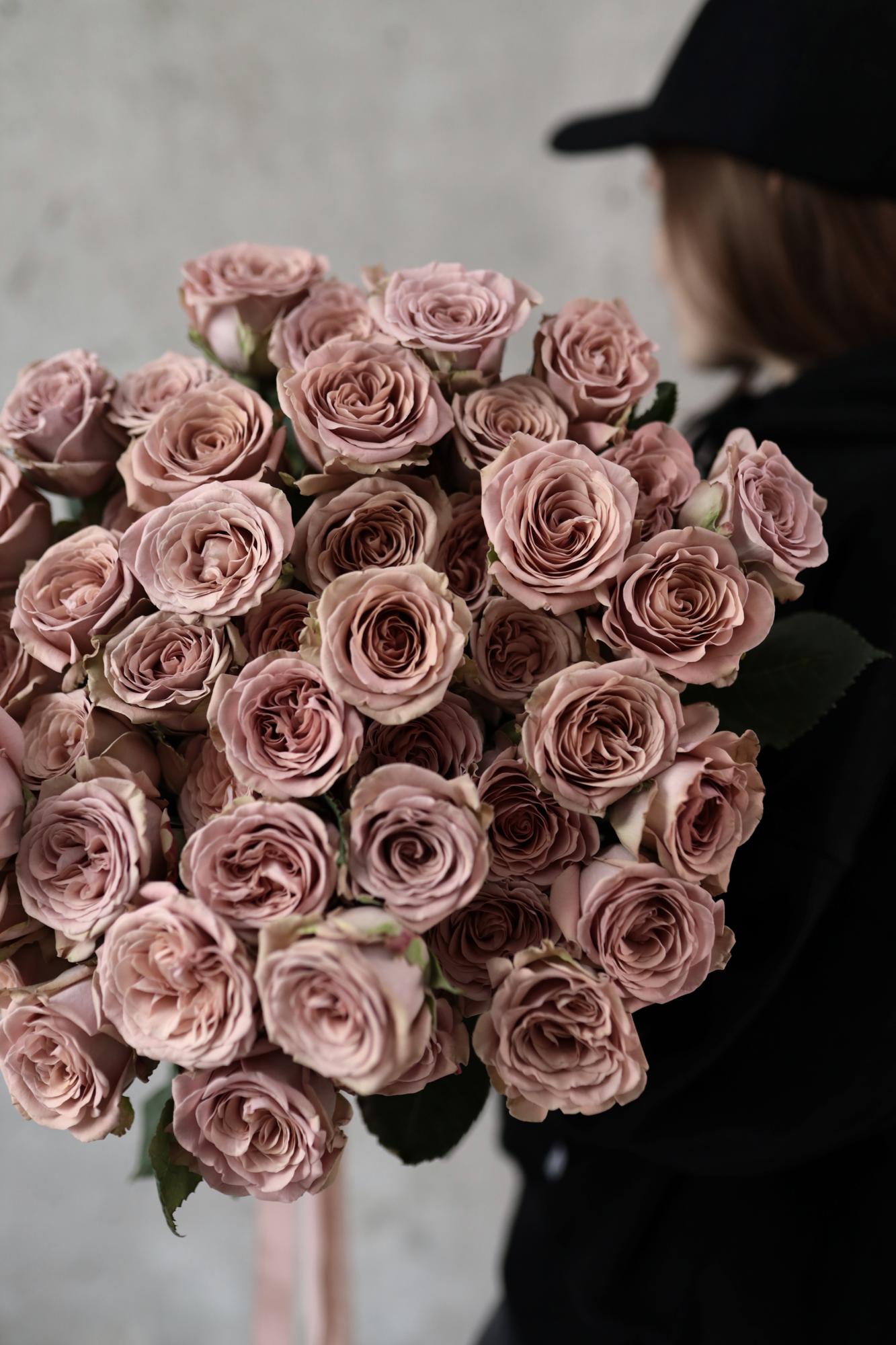 Пионовидные розы "Мокка"