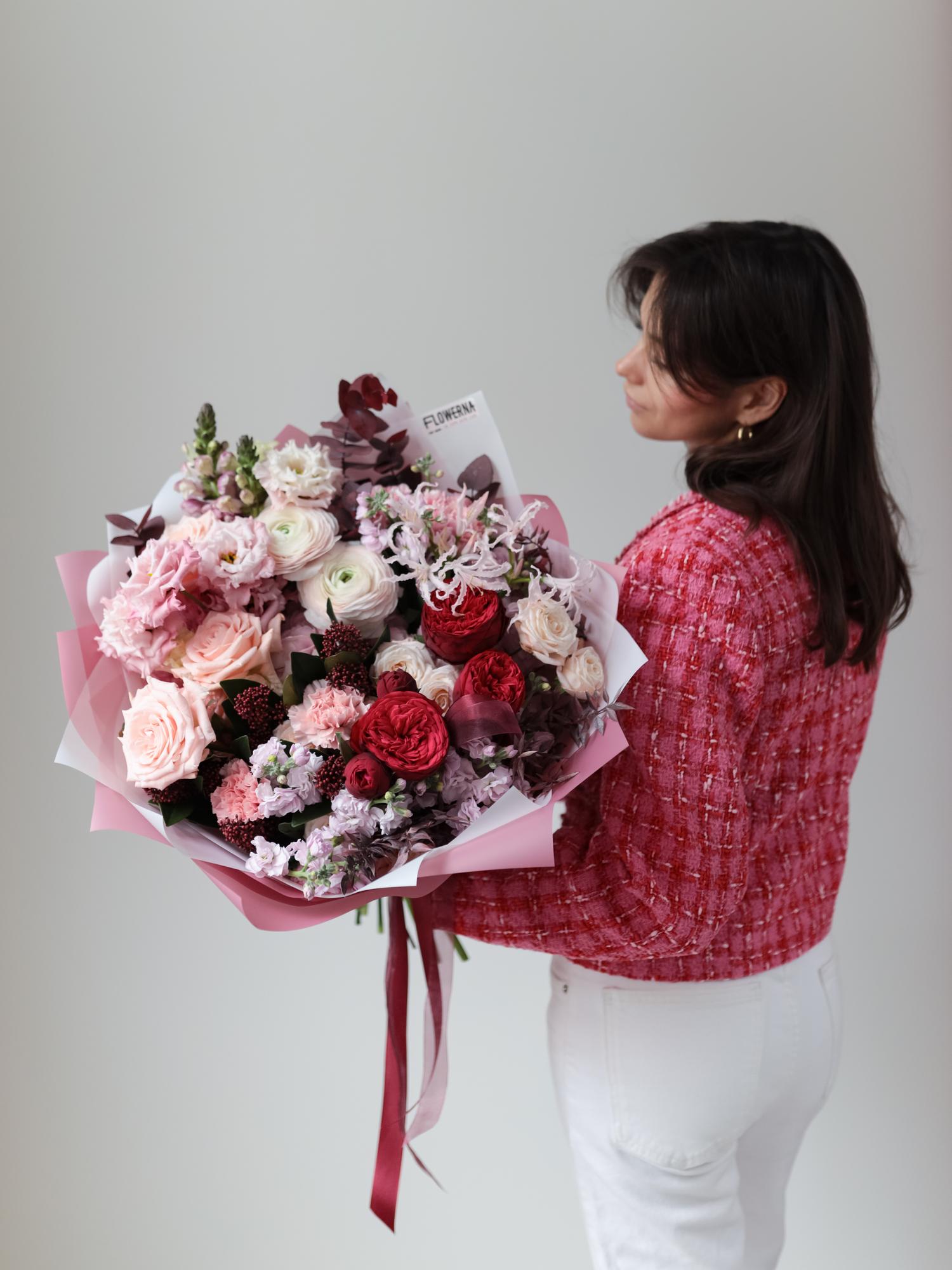 Авторский букет "Cтрелы Амура" круглый