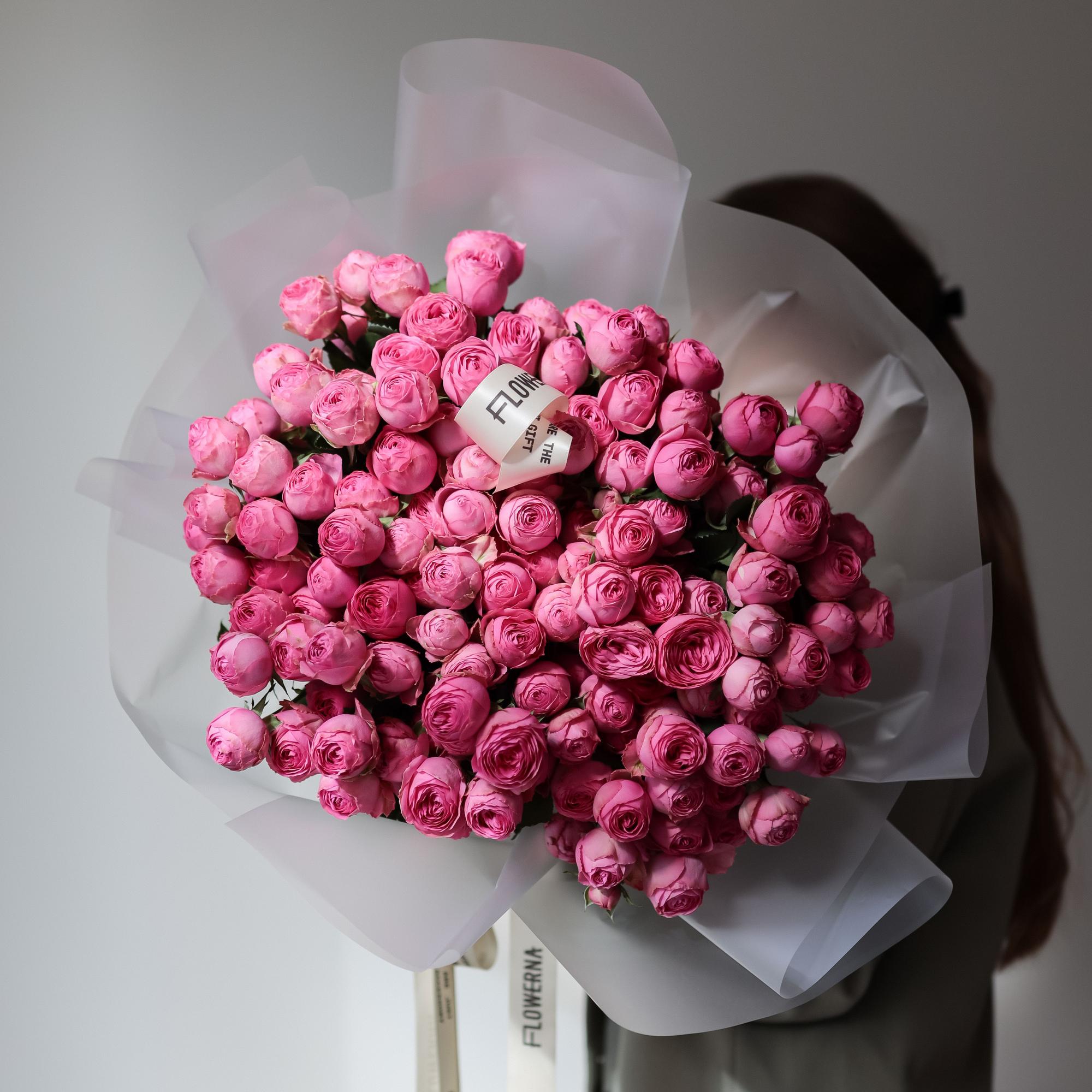 Кустовые пионовидные розы "Жизель"