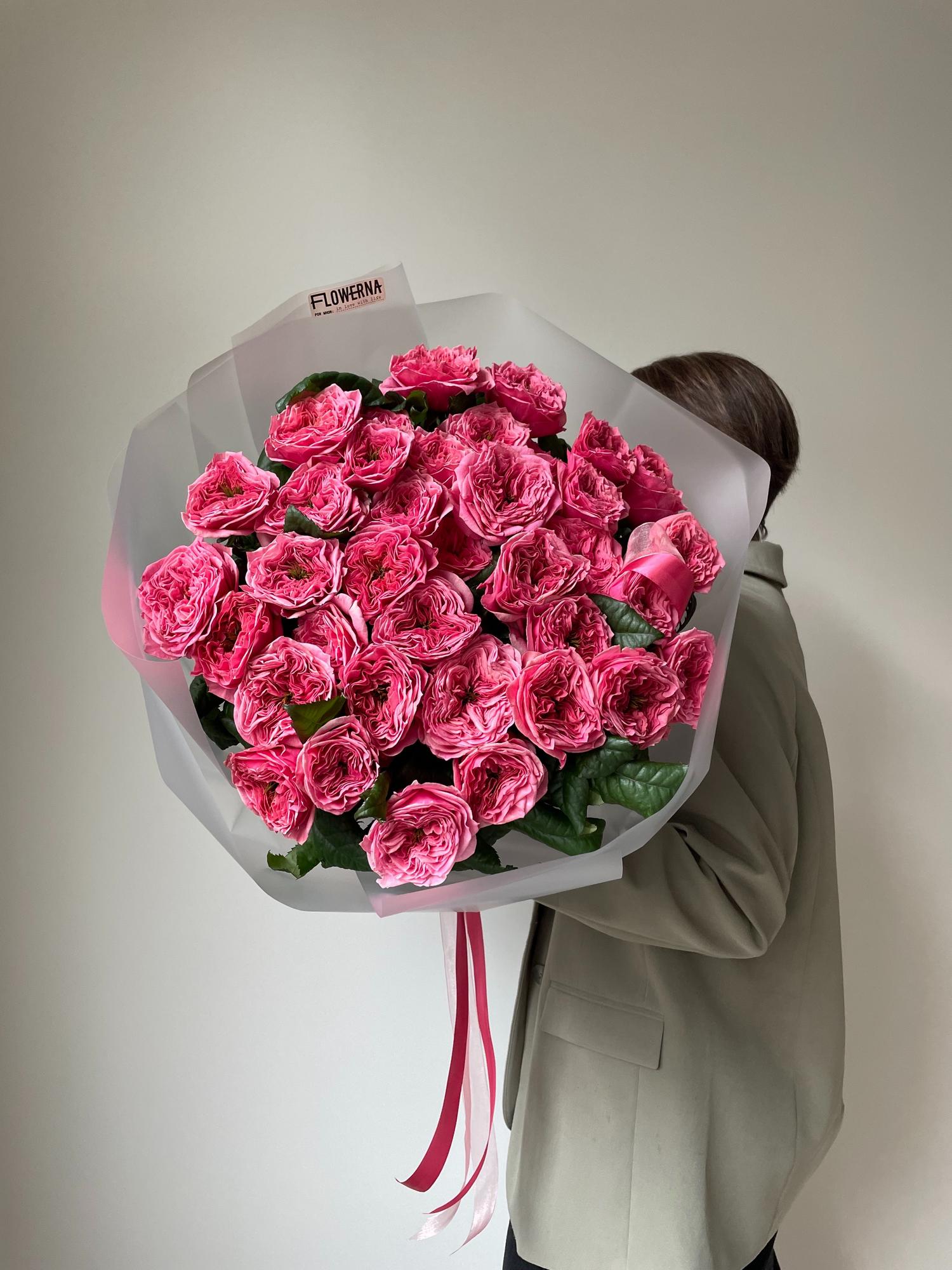 Пионовидные розы "Ридженс Парк"