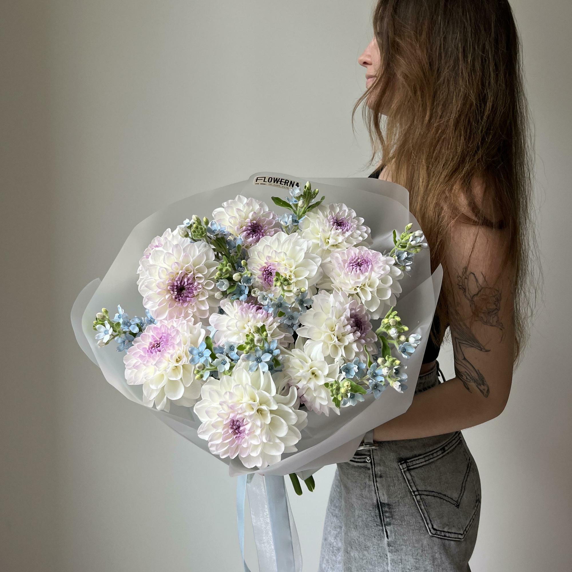 Дуо-букет "Георгины Эвелин и оксипеталум"