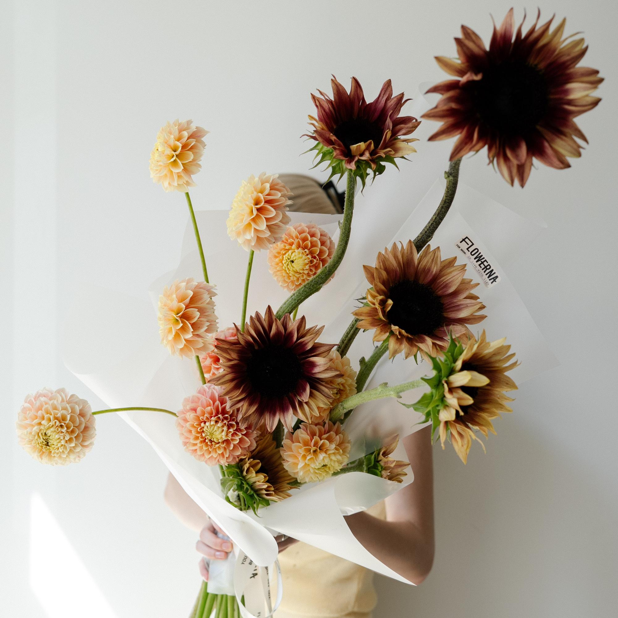 Дуо-букет "Георгины и подсолнухи"