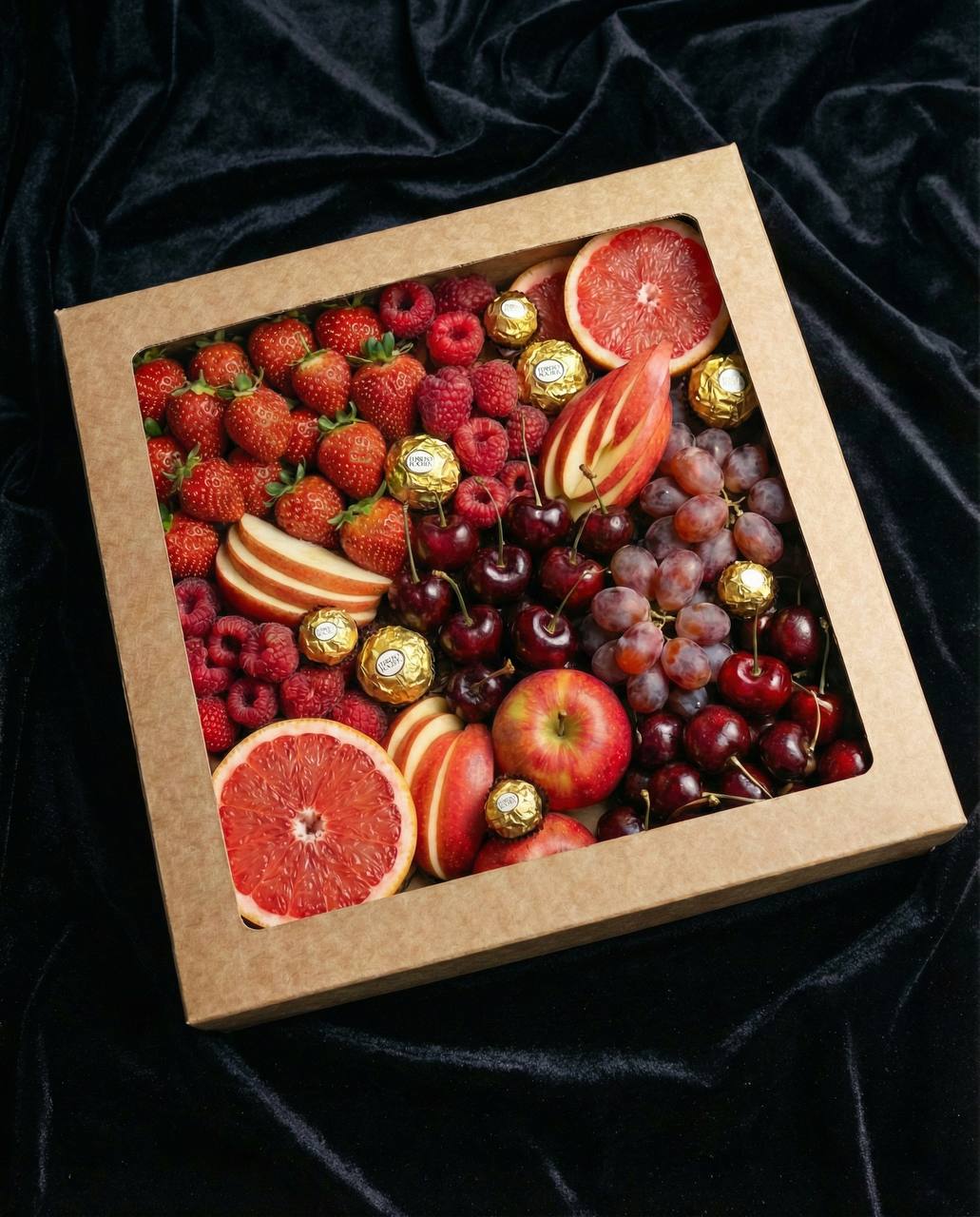 Фруктовый набор Ягодная симфония с шоколадом