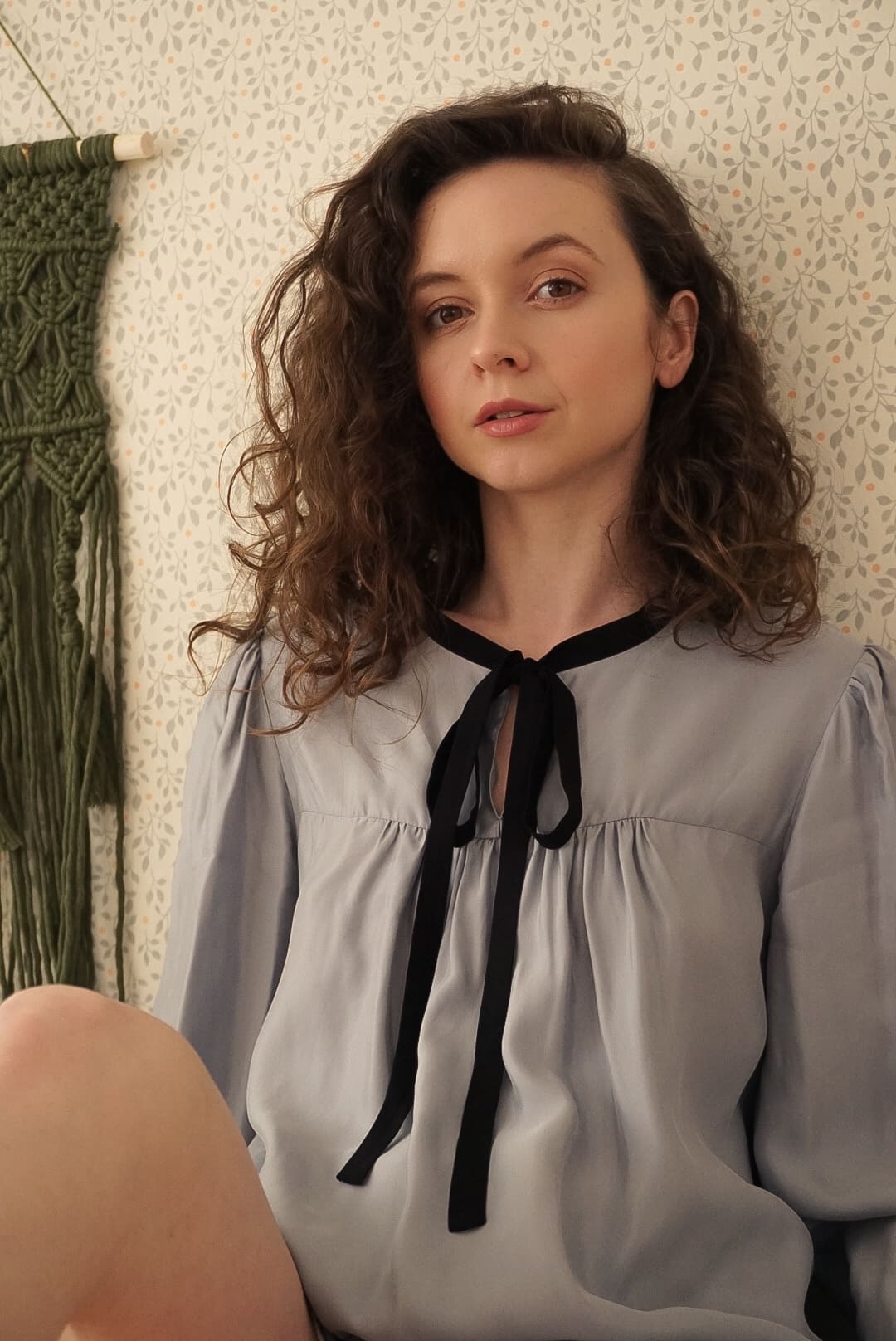 Блуза из купры с бантом