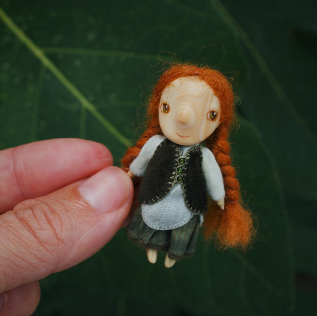 деревянная куколка