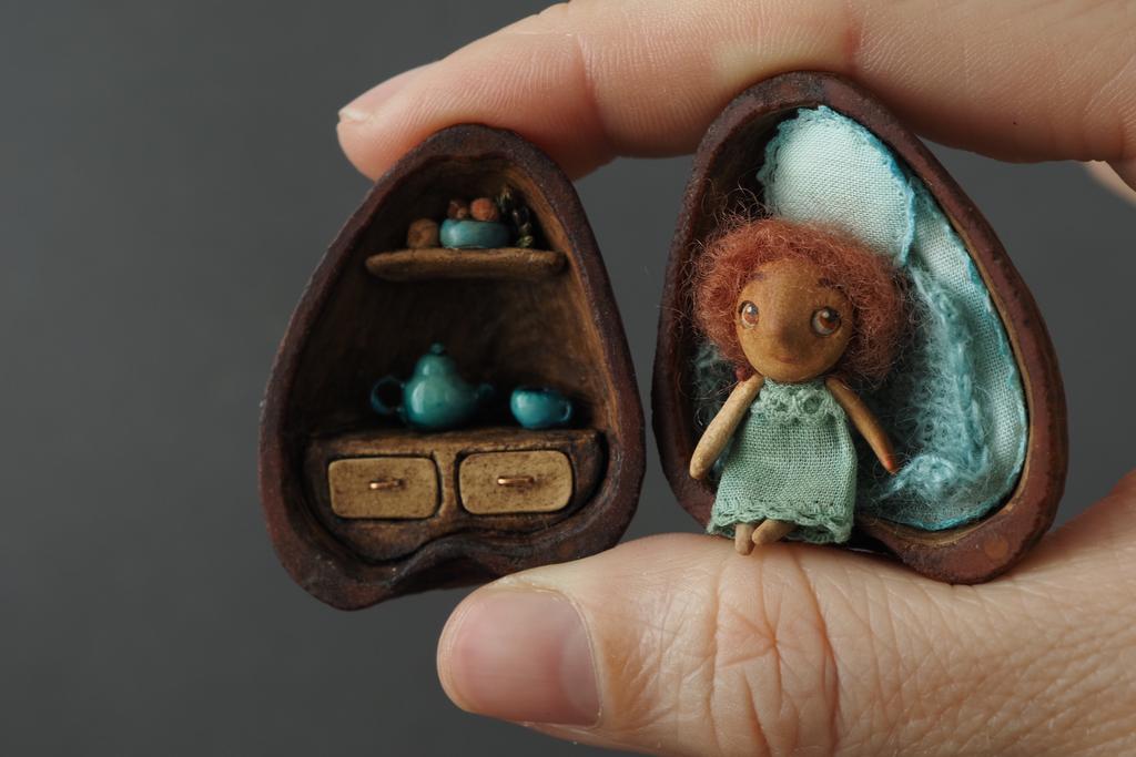 девочка в авокадо