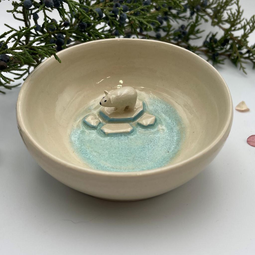 Плошка с белым мишкой