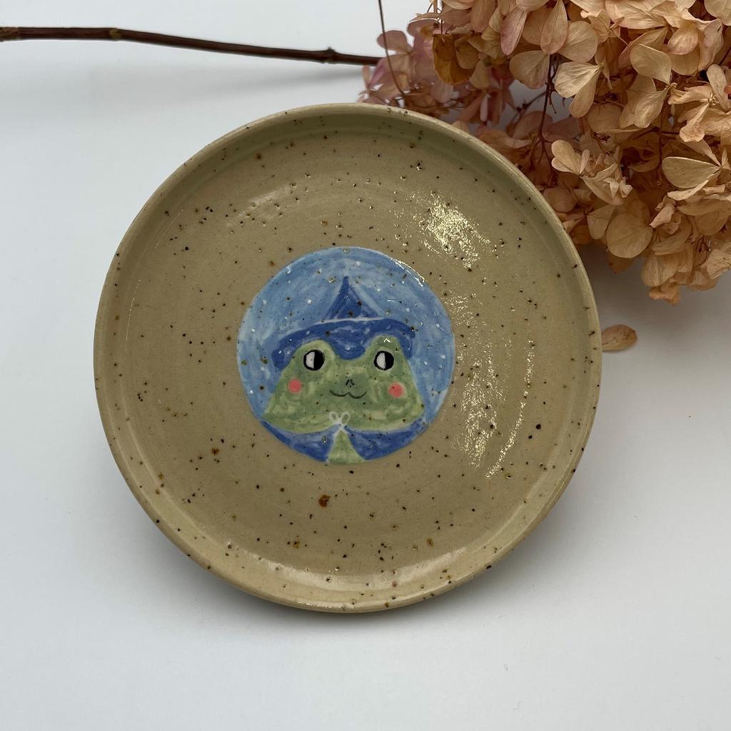 Тарелка с волшебницей