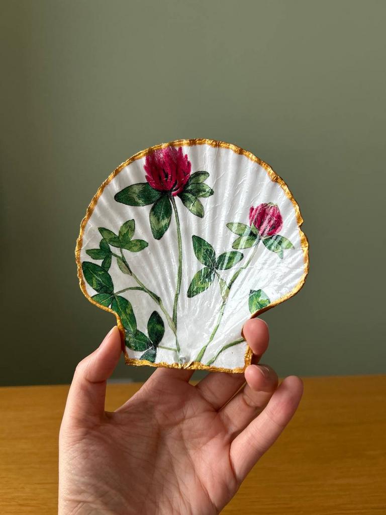 Шкатулка из раковины гребешка «Клевер»