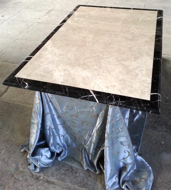 Мраморный стол