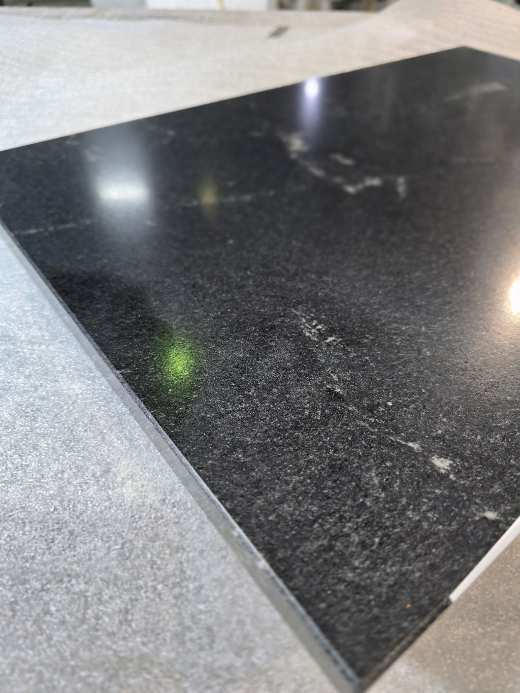 Столик гранитный (СГ-02)