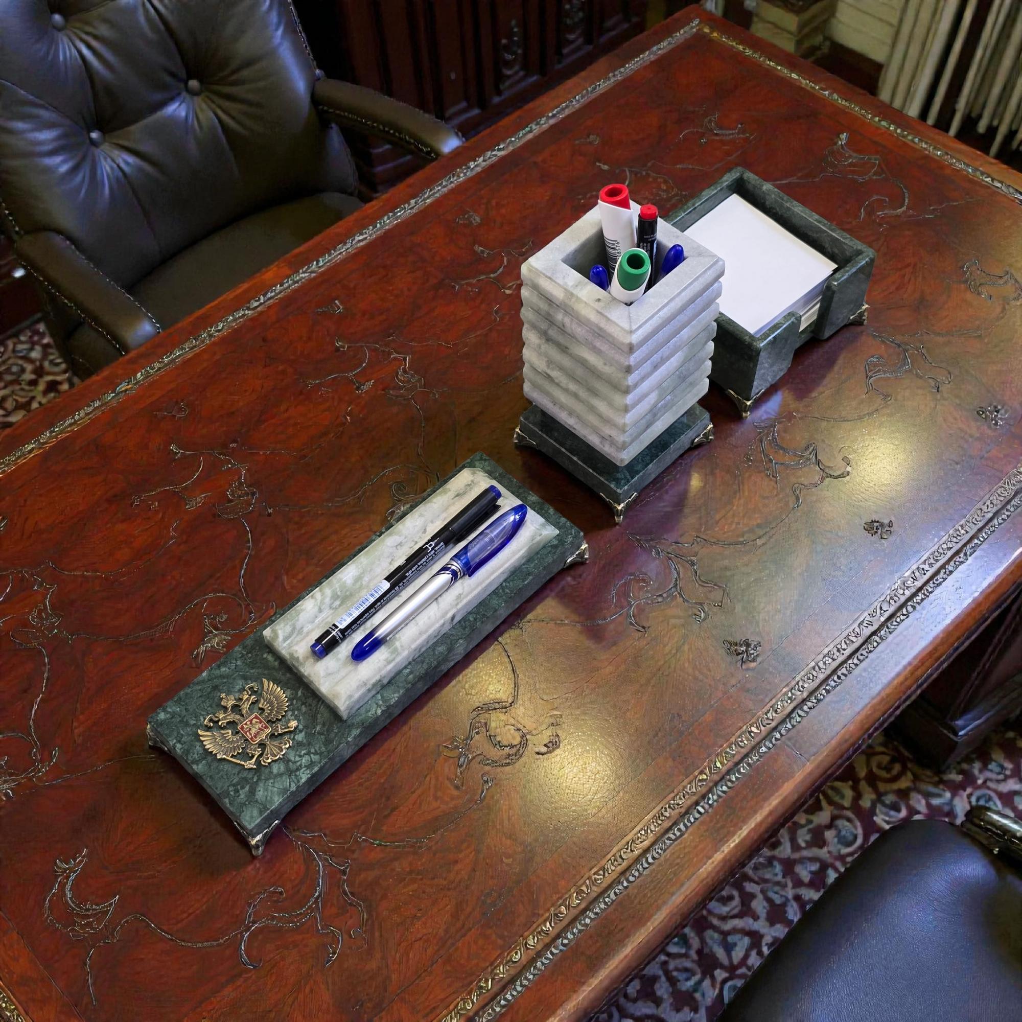 Сувенирный настольный письменный набор из мрамора (ПН-01)