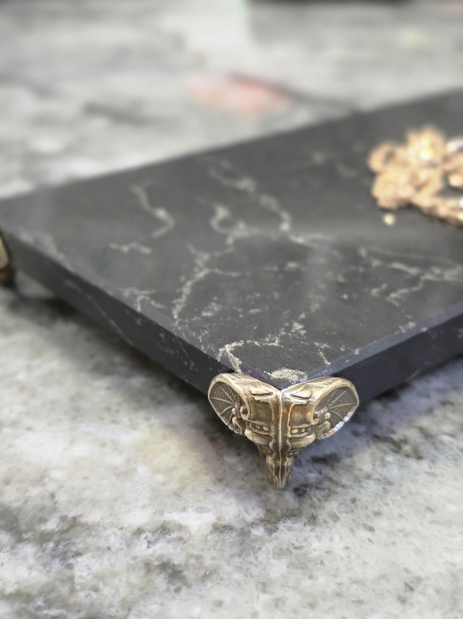 Сервировочная доска из кварца (СД-08)