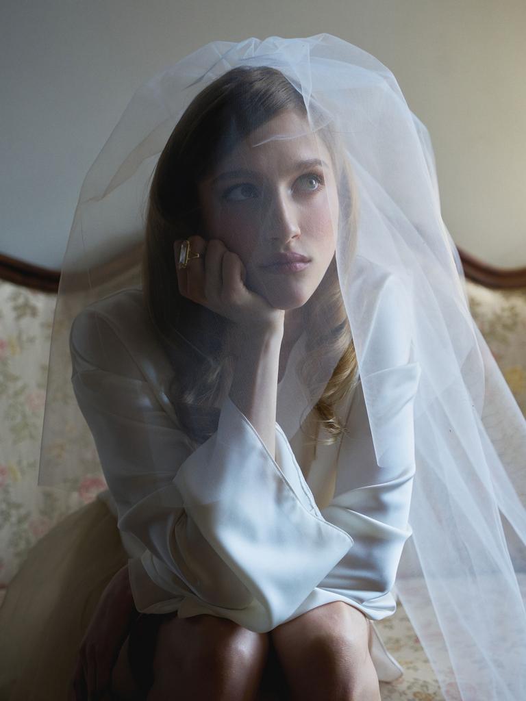 БЛУЗА "КОСМЕЯ" С НИСПАДАЮЩИМИ РУКАВАМИ