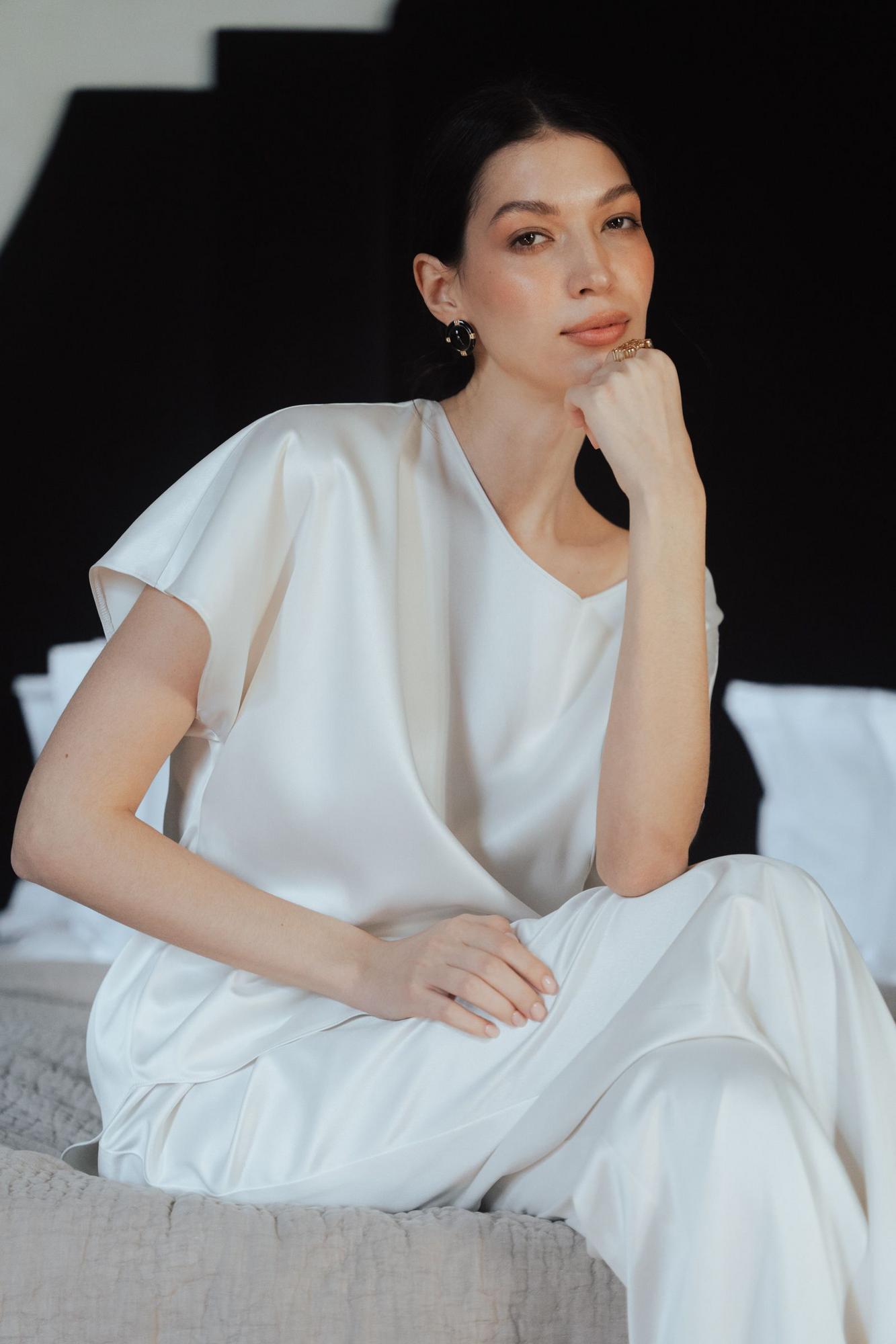 БЛУЗА "КАМЕЛИЯ" С НИСПАДАЮЩИМ РУКАВОМ