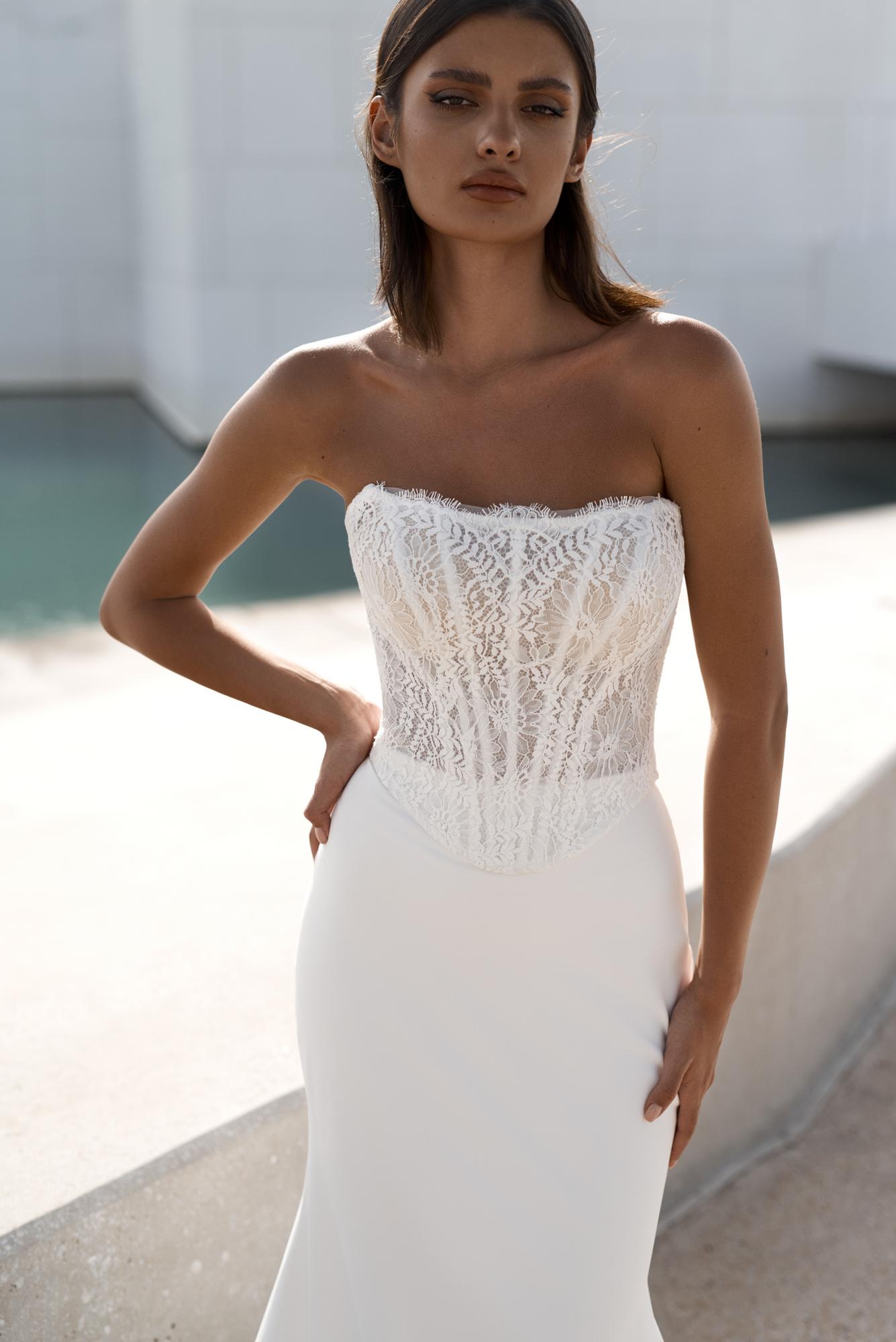 EVADA TOP RADIKA SKIRT