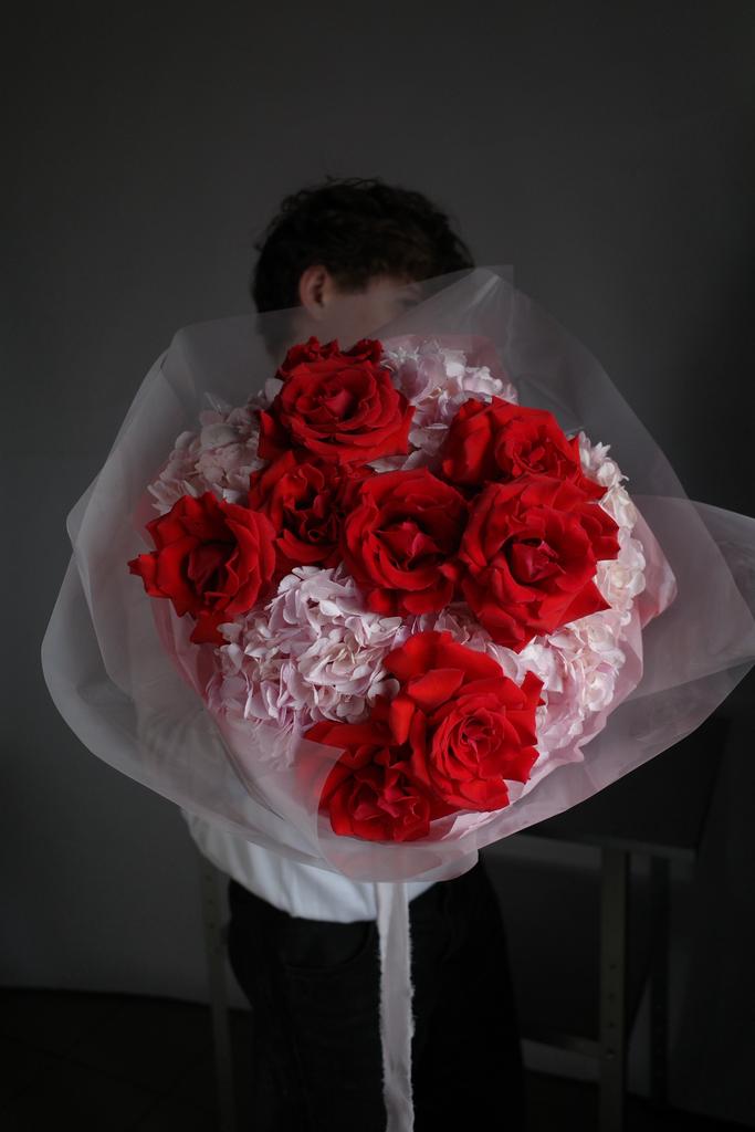 Букет французских роз и розовых гортензий