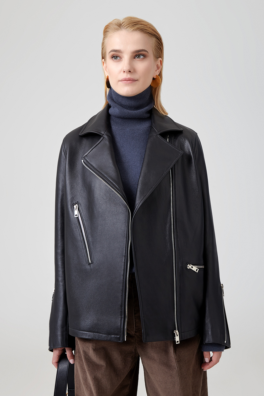 Куртка кожаная в байкерском стиле