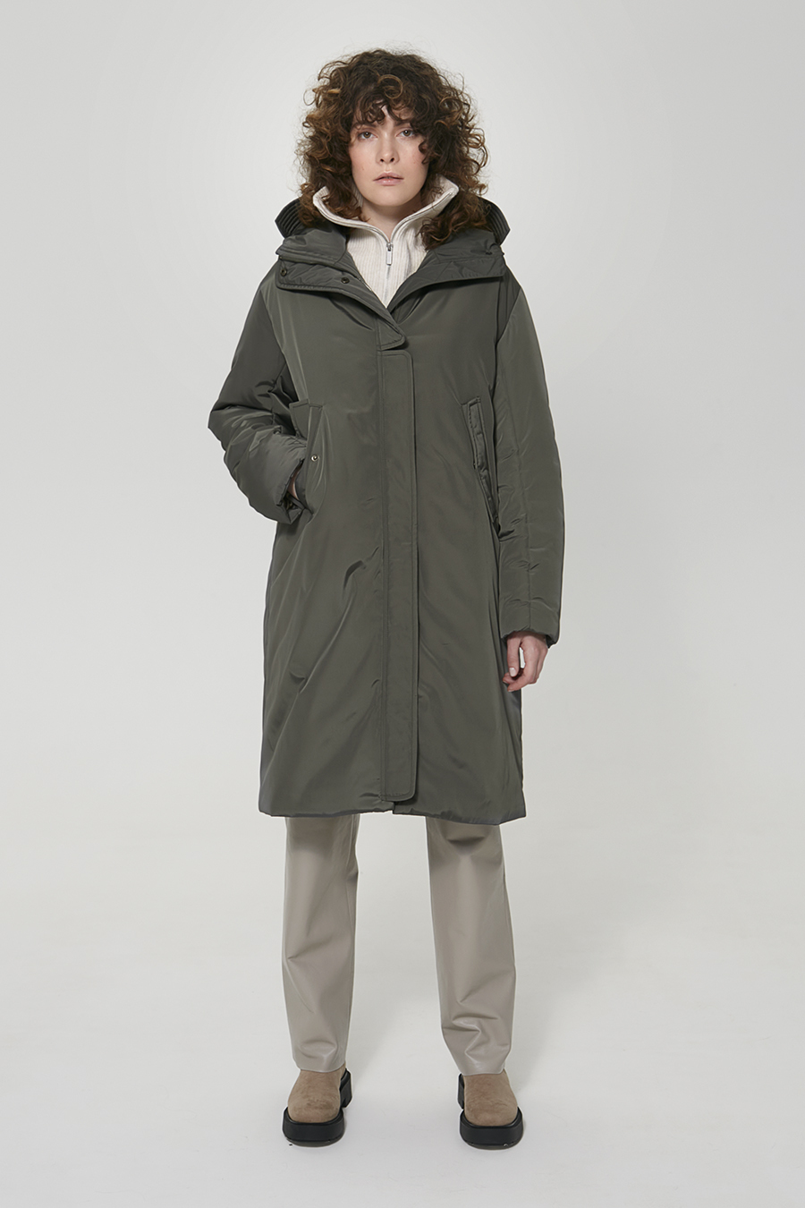 Парка удлиненная цвета "эвкалипт"