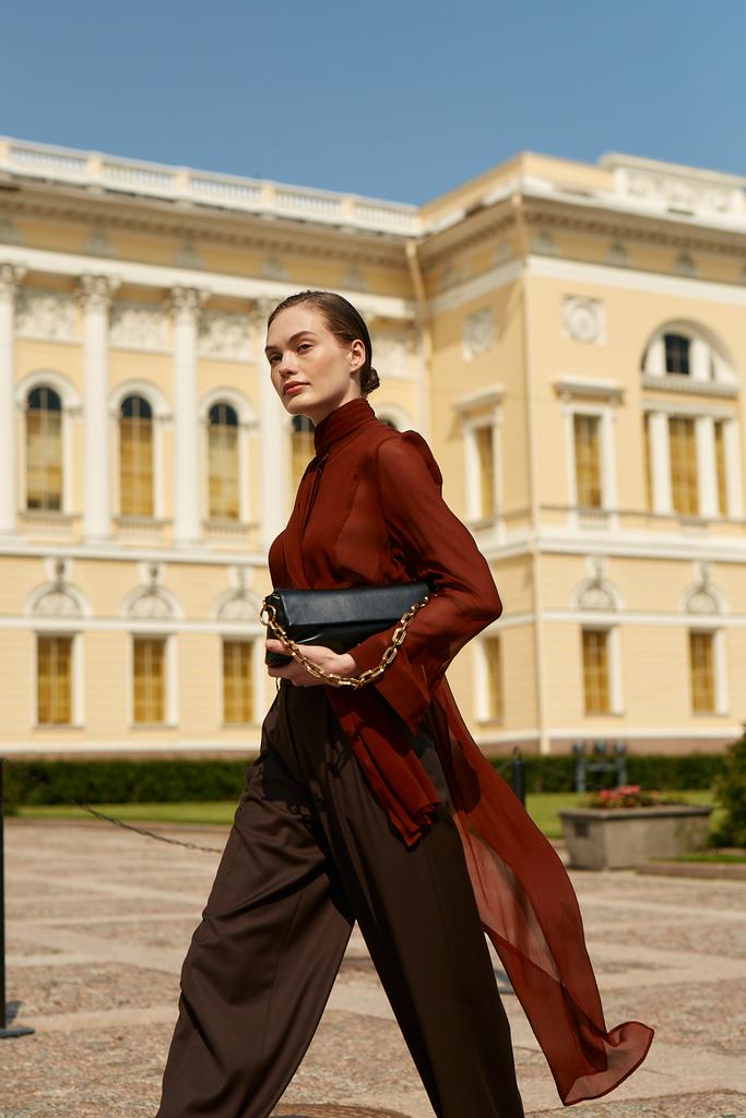 Блузка шелковая