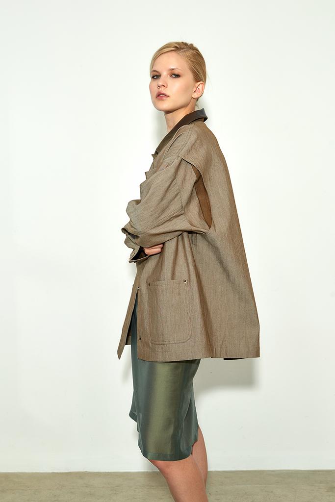 Джинсовая куртка с кожаным воротником