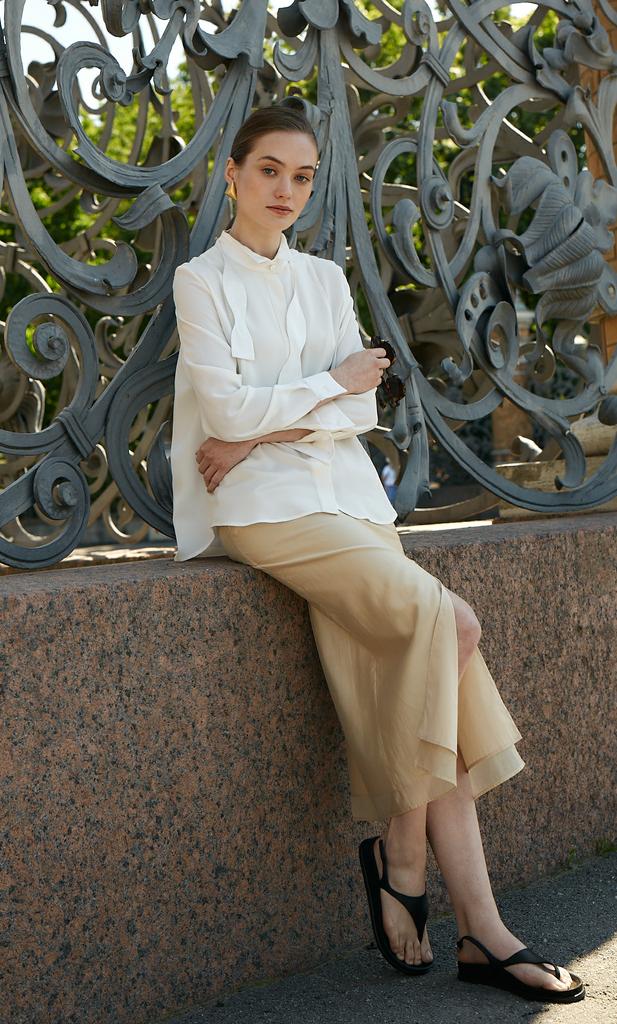 Блузка шелковая молочного белого цвета