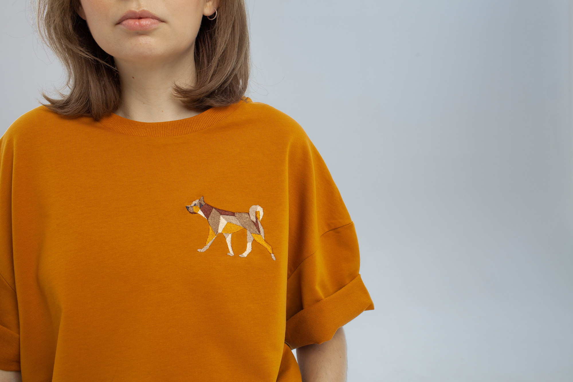 Футболка плотная охра с дворнягой