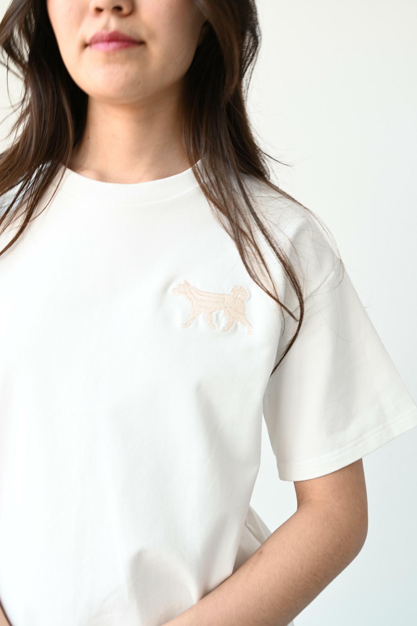 Футболка плотная молочная с мини вышивкой