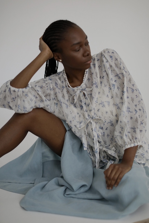 Блуза  «Freya» из батиста с цветочным принтом