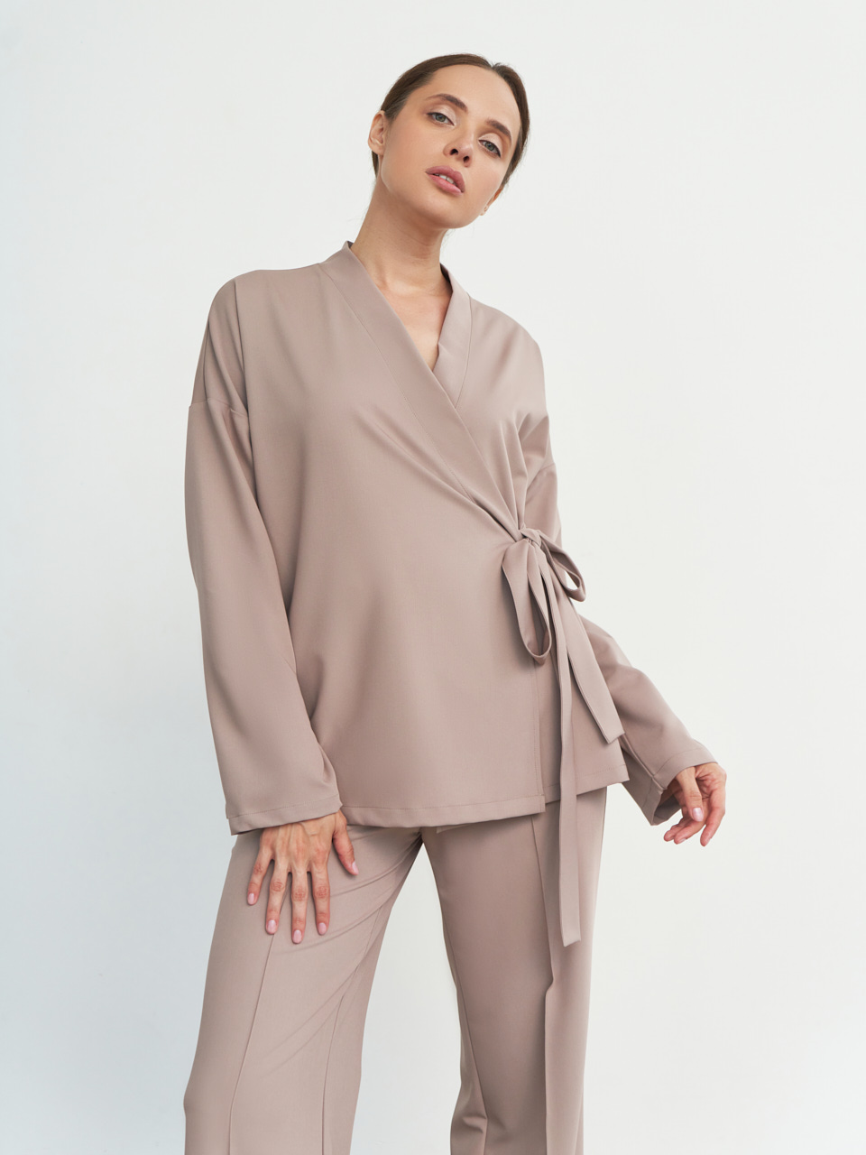 Кимоно свободного кроя на запах с длинным рукавом мокко KL 212